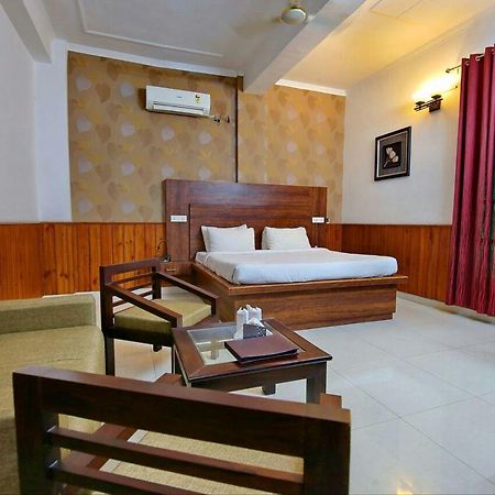 Red Apple Hotel Sangrur Екстер'єр фото
